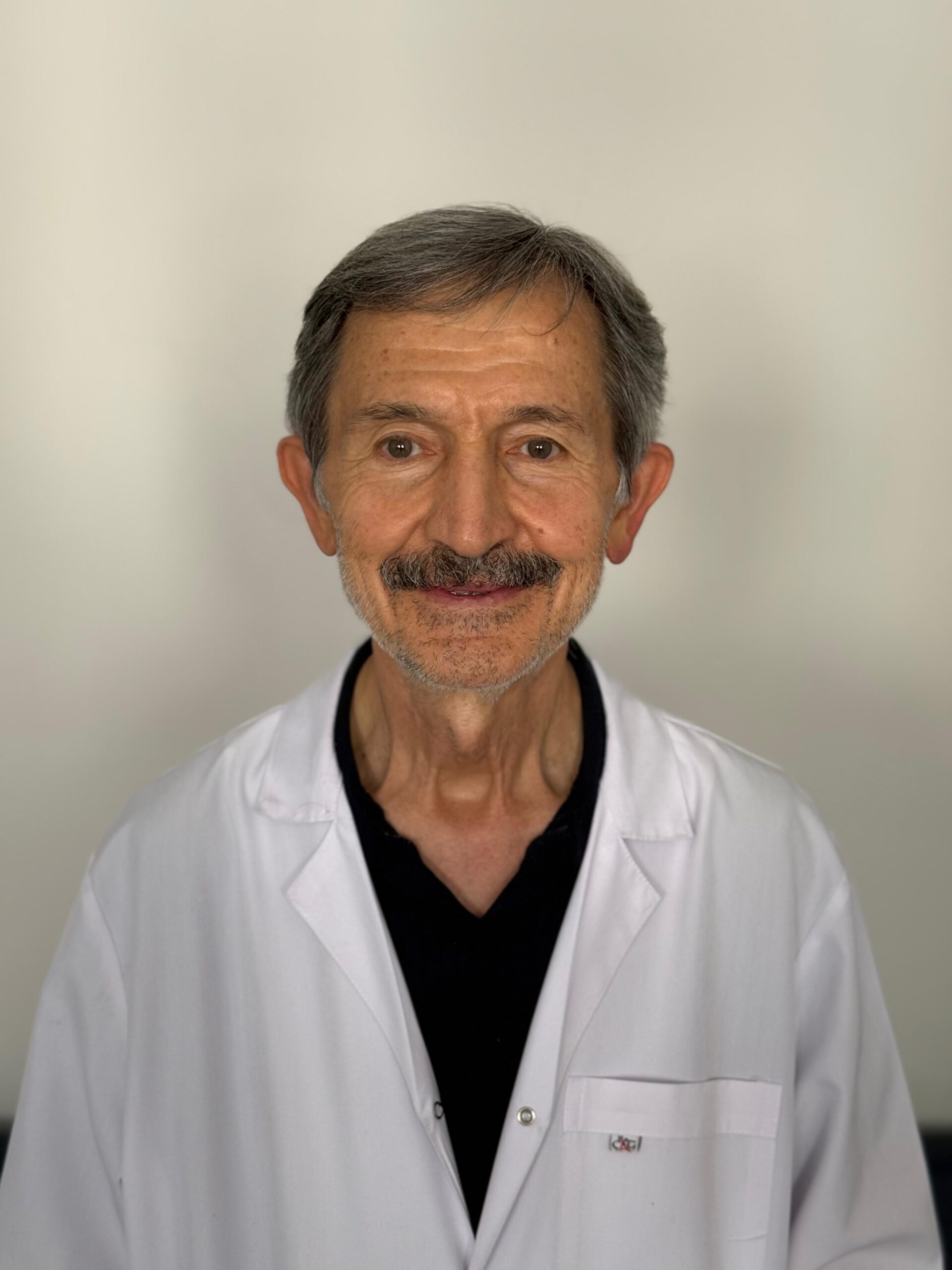 Diş Hekimi Suat Kaya - Kaya Diş Kliniği