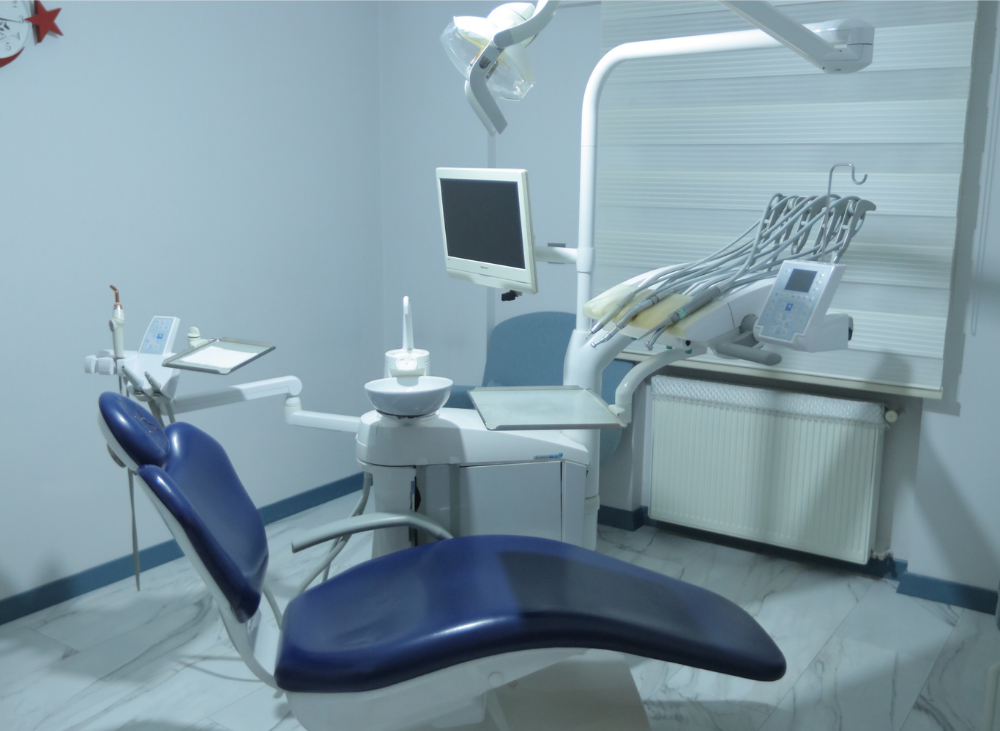 suat-kaya-isparta-dis-hekimi